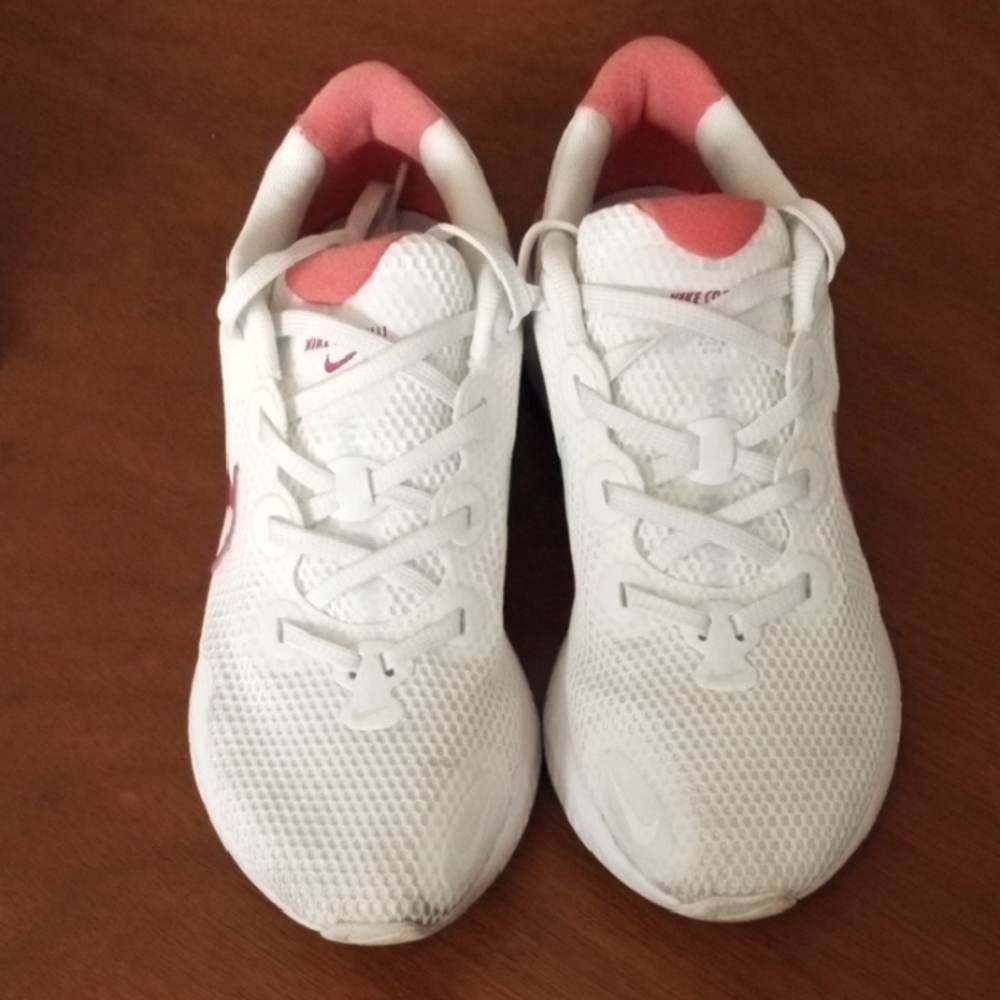 Nike Women's White and Pink Running Shoes - Picture 4 of 10